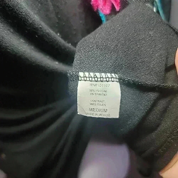 Kim & Cami Black Top w Net Sleeve Embroidery Floral Med Boho Romatic - Picture 5 of 6